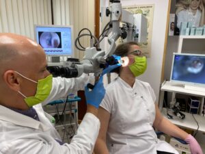 El tinnitus o acúfeno es un síntoma que necesita un estudio médico especializado · Clínica Díaz Caparrós